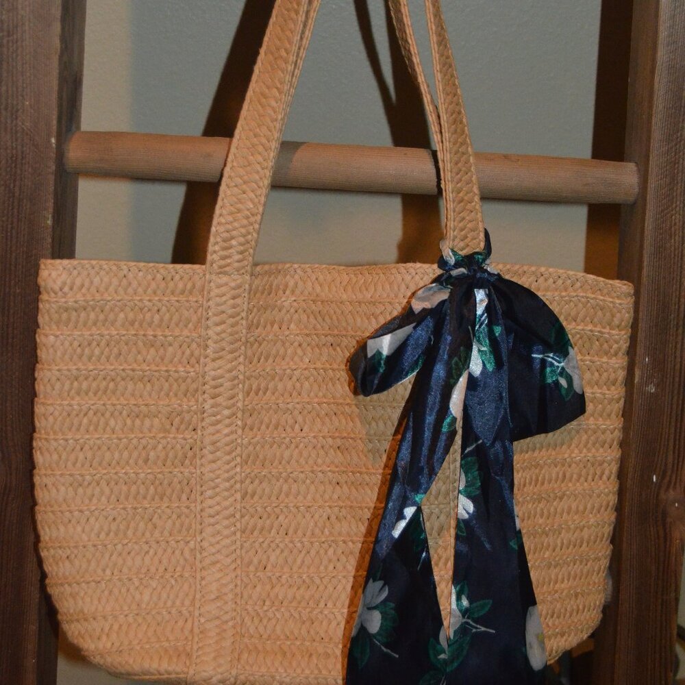 DRAPER JAMES straw bag with floral scarf